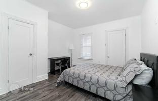 9-bedroom townhouse in Old Toronto for 1,325,000 €
