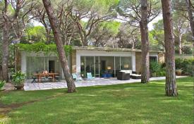 Spacious single-storey villa with a large pine park in a gated residence, at 300 meters from the sandy beach, Roccamare, Italy. Price on request