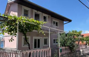 3-bedroom cottage 180 m² in Tivat city for 520,000 €
