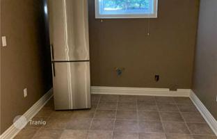9-bedroom house in Etobicoke for C$1,747,000