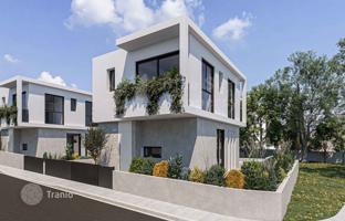 3-bedroom villa in Pernera for 595,000 €