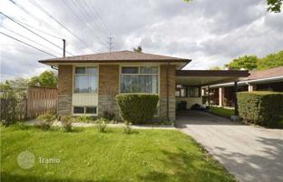 10-bedroom house in Etobicoke for C$1,319,000