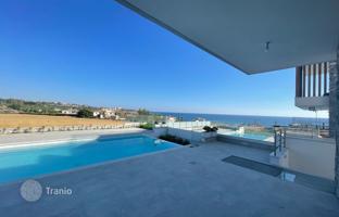 5-bedroom villa 265 m² in Kissonerga for 890,000 €