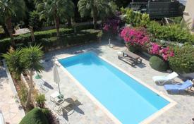 5 Bedroom Villa for sale in Coral Bay for 1,250,000 €