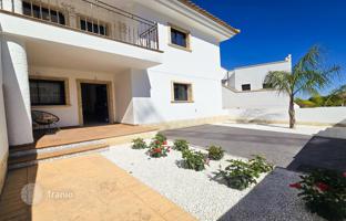 2-bedroom apartment 69 m² in Cox for 209,000 €