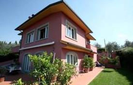Two-storey modern villa with a garden in Vinci, Tuscany, Italy for 800,000 €
