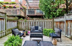 Terraced house – Etobicoke, Toronto, Ontario,  Canada for C$1,704,000