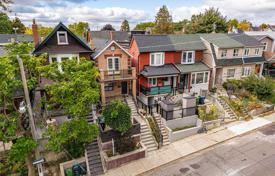 Townhome – Saint Clarens Avenue, Old Toronto, Toronto,  Ontario,   Canada for C$1,235,000