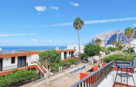 Three-bedroom penthouse with sea views in Acantilado de los Gigantes, Tenerife, Spain for 429,000 €