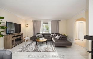 7-bedroom house in Etobicoke for C$1,873,000