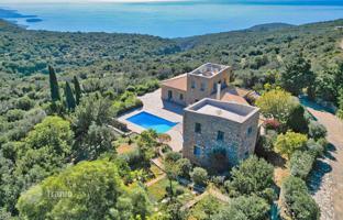 Spacious stone villa with a pool and sea views in Messinia, Peloponnese, Greece for 920,000 €