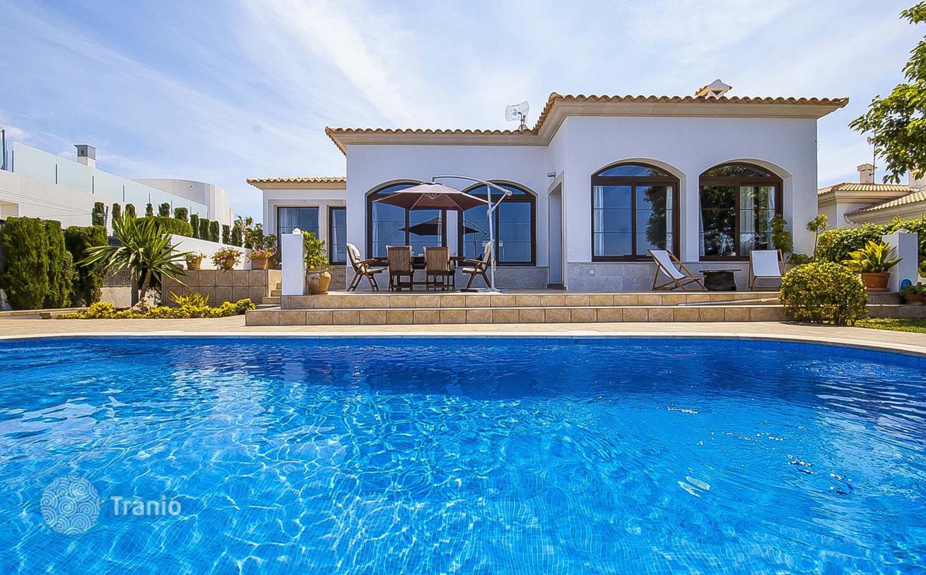 Villa in Majorca (Mallorca), Spain for rent at 8,000 € per week ...