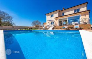 4-room house 380 m² in Barban for 890,000 €