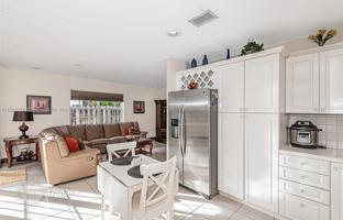 3-bedroom house 253 m² in Hialeah for $975,000
