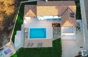 4-bedroom house 300 m² in Višnjan for 1,350,000 €