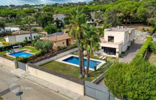 4-bedroom townhouse 250 m² in Kalonji for 700,000 €