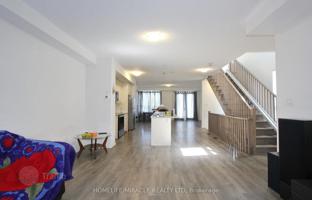8-bedroom townhouse in Etobicoke for C$1,679,000