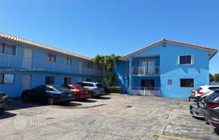 2-bedroom apartments in condo 65 m² in Hialeah for $285,000