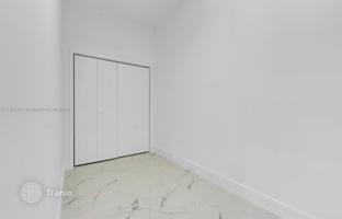 5-bedroom house 330 m² in Miami for $1,695,000