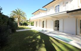 New villa with a garden at 700 meters from the sea, Forte dei Marmi, Italy. Price on request