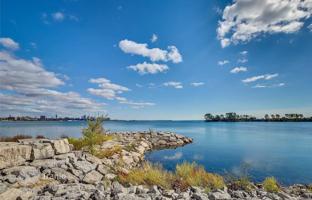 5-bedroom apartment in Etobicoke for C$1,148,000