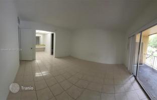3-bedroom apartments in condo 117 m² in West End for $315,000