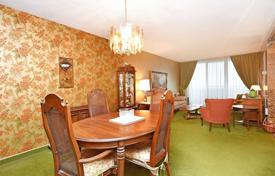 Apartment – Etobicoke, Toronto, Ontario,  Canada for C$782,000