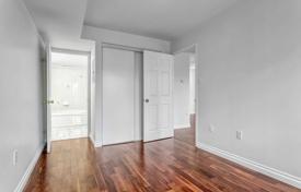 Apartment – Bay Street, Old Toronto, Toronto,  Ontario,   Canada for C$1,085,000