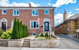 Terraced house – York, Toronto, Ontario,  Canada for C$1,294,000