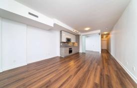 Apartment – Simcoe Street, Old Toronto, Toronto,  Ontario,   Canada for C$875,000