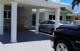 Townhome – North Miami, Florida, USA for $724,000