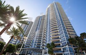Two-bedroom sunny ocean view apartment in Miami Beach, Florida, USA for $800,000