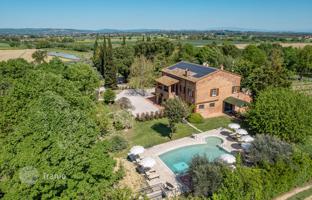 34-bedroom country house 4,000 m² in Montepulciano for 16,500,000 €