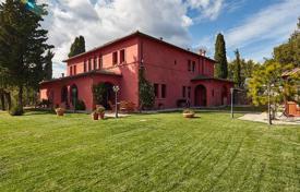 Two-storey villa with a pool and a huge plot in Monte San Savino, Tuscany, Italy for 1,690,000 €