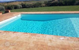 6-bedroom villa 530 m² in Cortona for 1,200,000 €