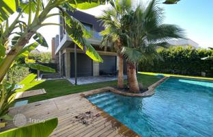 6-bedroom villa 350 m² in Çeşme for 94,045,000 TRY