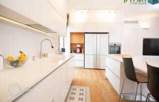 5-bedroom penthouse 135 m² in Rishon Leziyyon for $1,492,000