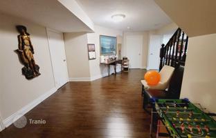 13-bedroom house in North York for C$2,433,000