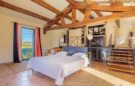 4-bedrooms detached house in Gordes, France. Price on request