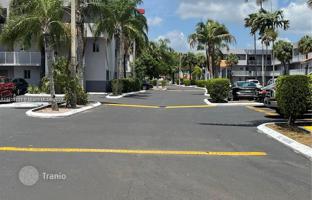 2-bedroom apartments in condo 95 m² in Hialeah for $310,000