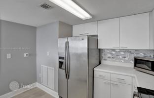 2-bedroom apartments in condo 101 m² in Coral Gables for $535,000