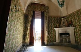 Ancient Palace of 1889 on Two Levels with a Private Courtyard in the Historic Center for 510,000 €