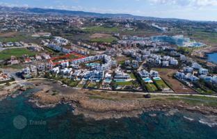 5-bedroom townhouse 254 m² in Chloraka for 1,250,000 €