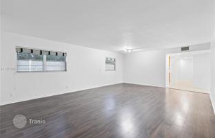 2-bedroom apartments in condo 140 m² in Pembroke Pines for $299,000