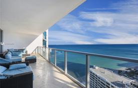 Comfortable apartment with ocean views in a residence on the first line of the beach, Hollywood, Florida, USA for $1,799,000