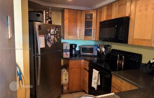 2-bedroom apartments in condo 77 m² in West End for $270,000
