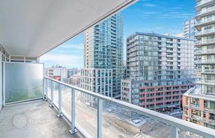 1-bedroom apartment in Bathurst Street for C$820,000