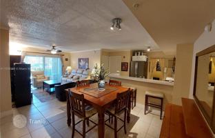 2-bedroom apartments in condo 104 m² in Davie for $336,000
