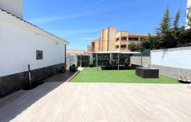 Villa – Torrevieja, Valencia, Spain for 399,000 €