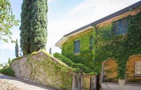 Two-storey villa with a garden and a garage in Cecina, Tuscany, Italy for 560,000 €